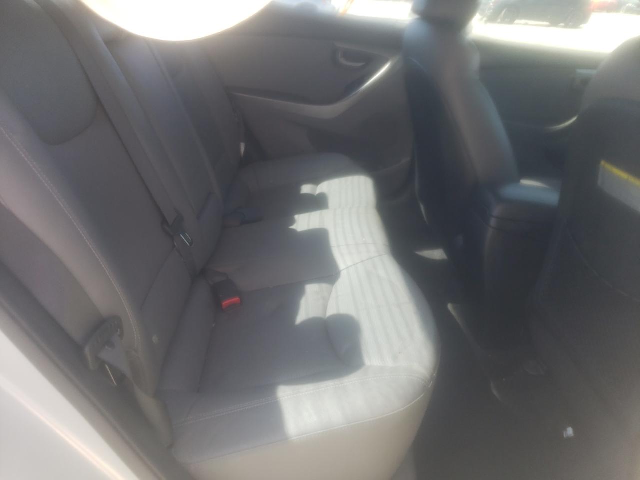 Photo 6 from auction – 2012 HYUNDAI ELANTRA GL with VIN KMHDH4AEXCU459136