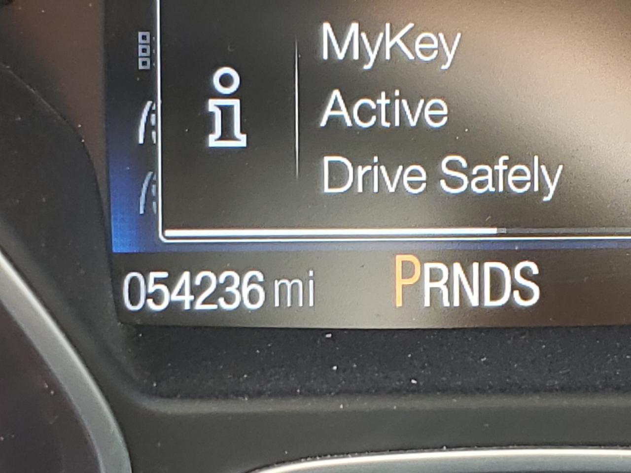 Photo 8 from auction – 2017 FORD ESCAPE SE with VIN 1FMCU9GD3HUB55544