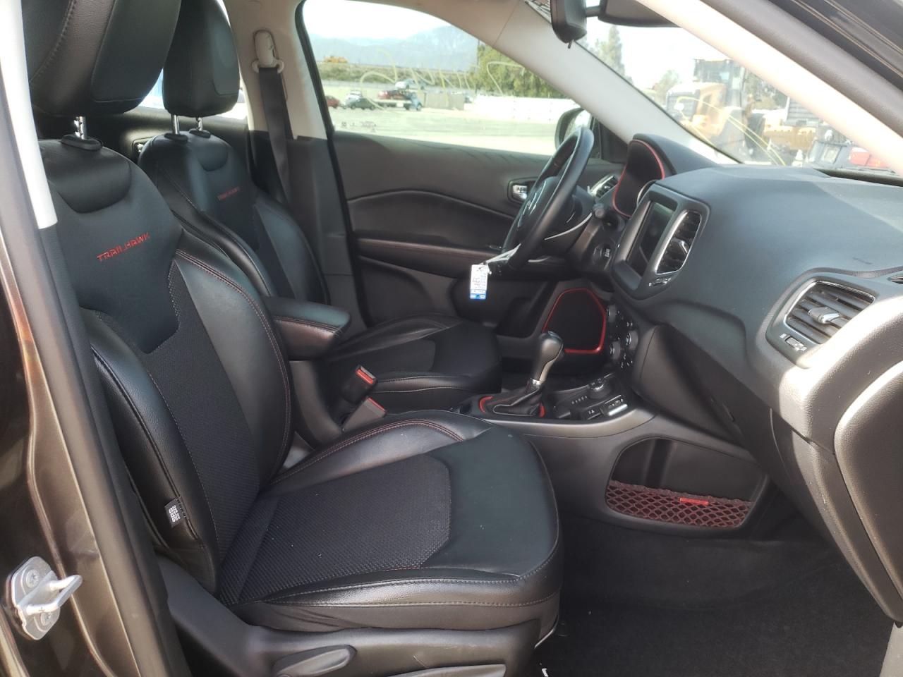Photo 5 from auction – 2019 JEEP COMPASS TR with VIN 3C4NJDDB6KT688243