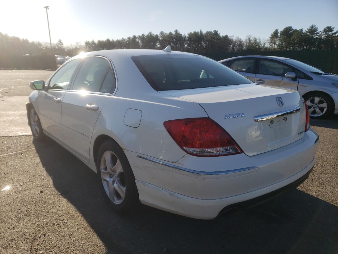 Photo 3 from auction – 2005 ACURA RL with VIN JH4KB165X5C010776
