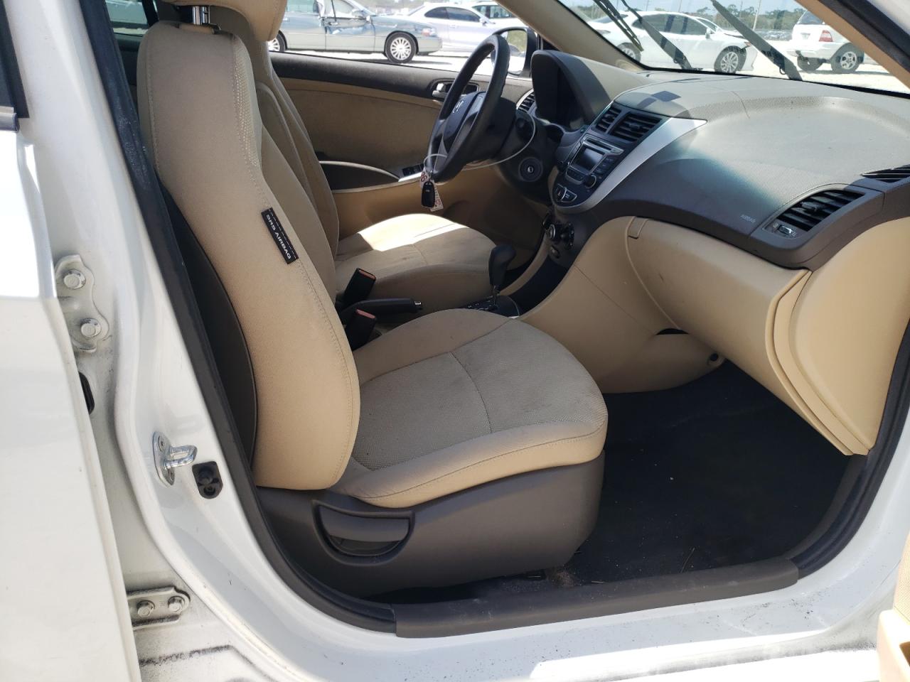 Photo 5 from auction – 2014 HYUNDAI ACCENT GLS with VIN KMHCT4AE1EU641756