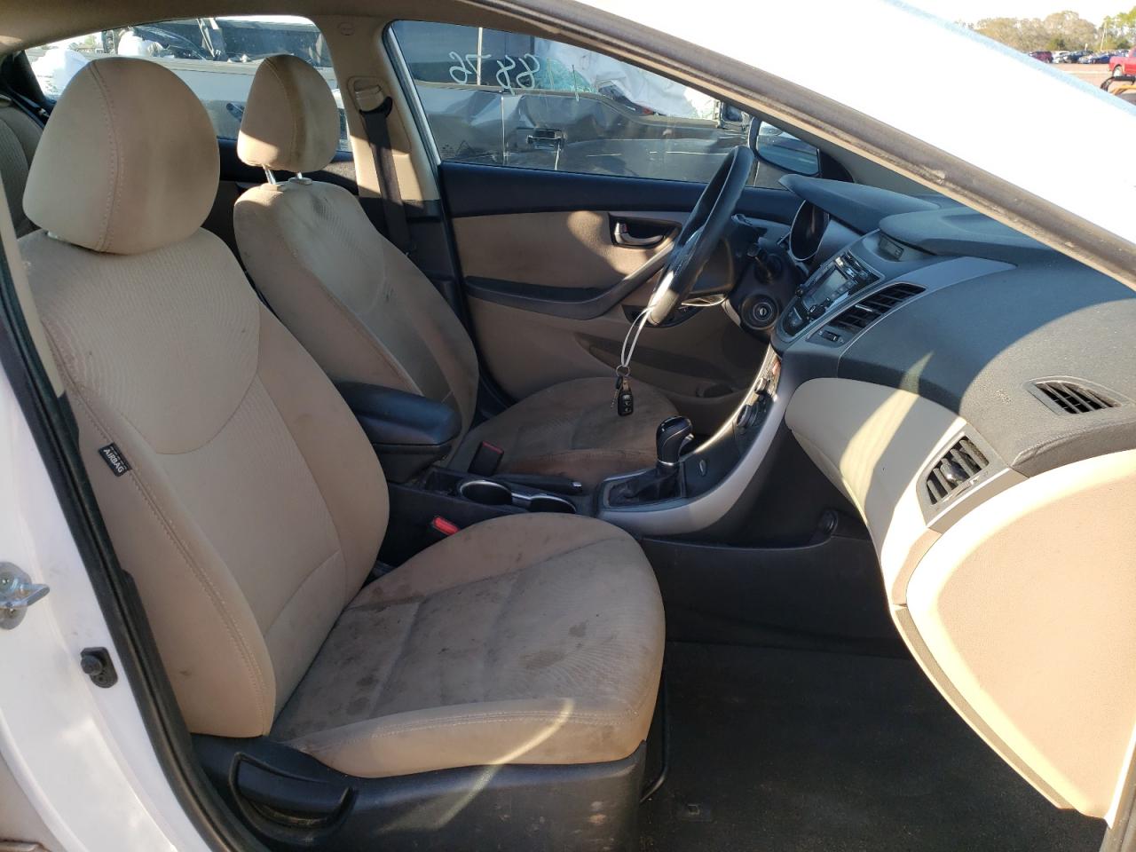 Photo 5 from auction – 2015 HYUNDAI ELANTRA SE with VIN 5NPDH4AE7FH623641