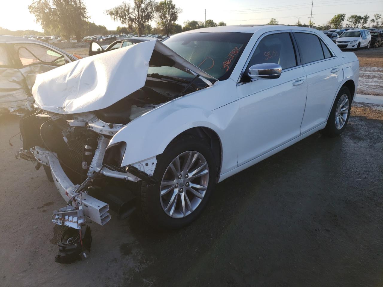 Photo 2 from auction – 2017 CHRYSLER 300 LIMITE with VIN 2C3CCAAG1HH646889