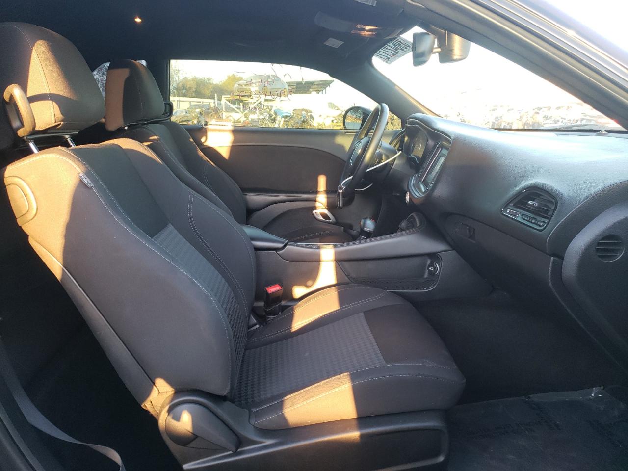 Photo 5 from auction – 2015 DODGE CHALLENGER with VIN 2C3CDZAG3FH865202