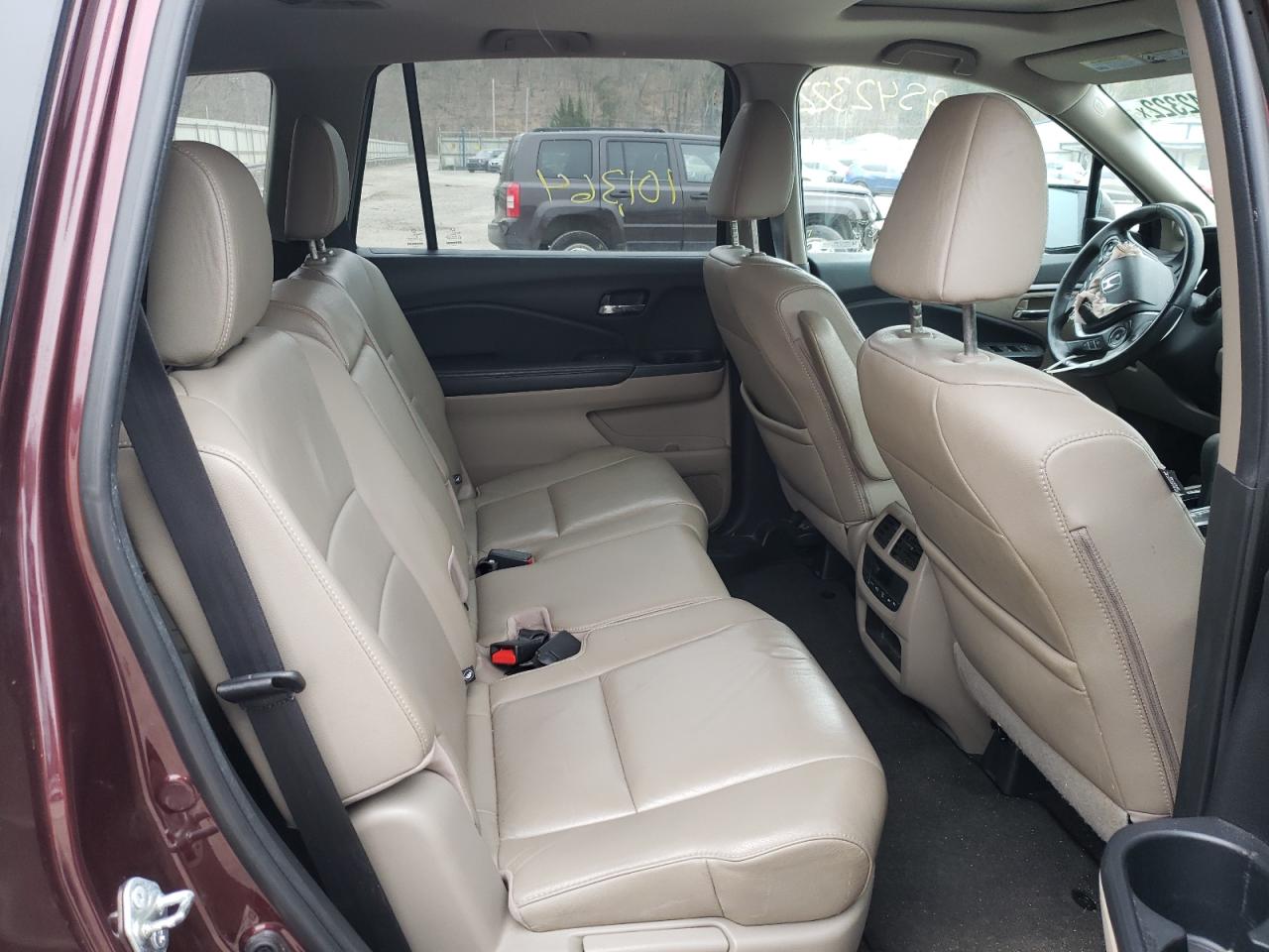 Photo 6 from auction – 2016 HONDA PILOT EXL with VIN 5FNYF6H58GB024286