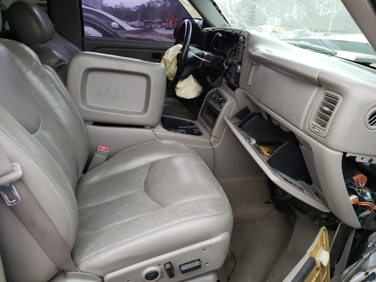 Photo 5 from auction – 2004 CHEVROLET SILVERADO with VIN 2GCEC13T041309731
