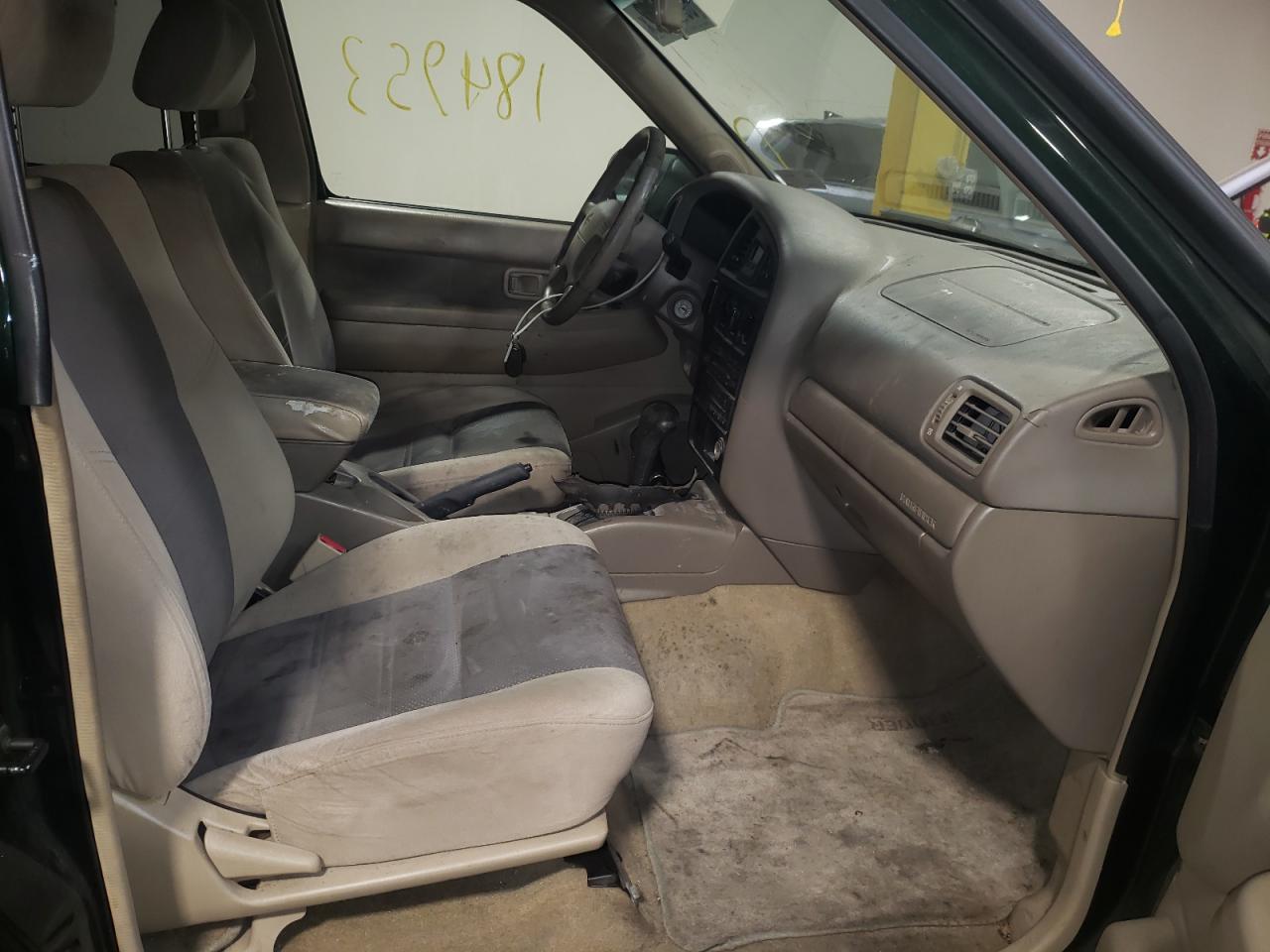 Photo 5 from auction – 2001 NISSAN PATHFINDER with VIN JN8DR09Y61W604350