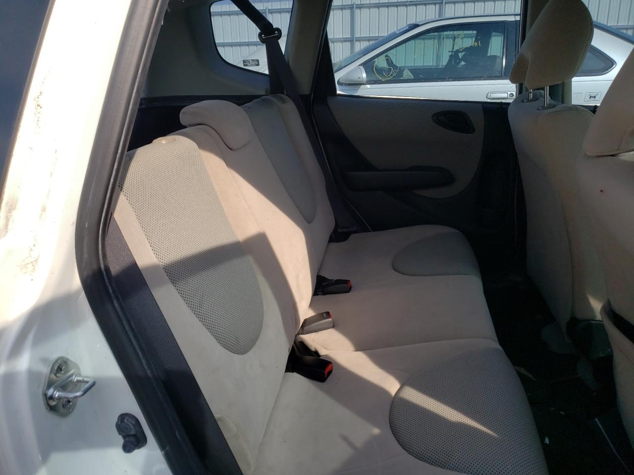 Photo 6 from auction – 2007 HONDA FIT S with VIN JHMGD37677S046162