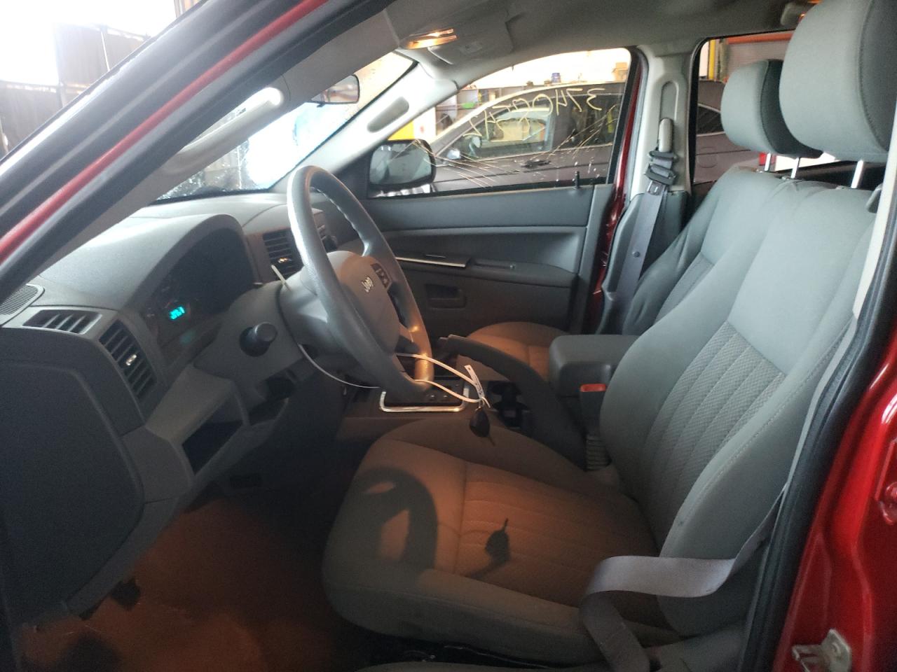 Photo 5 from auction – 2005 JEEP GRAND CHER with VIN 1J4GR48K75C560809