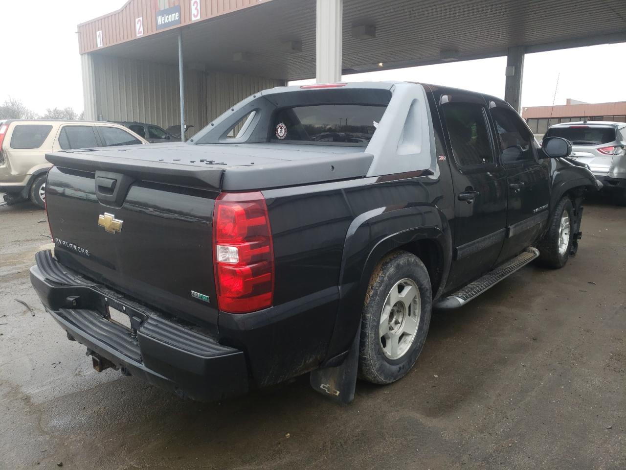 Photo 4 from auction – 2010 CHEVROLET AVALANCHE with VIN 3GNVKFE00AG249429