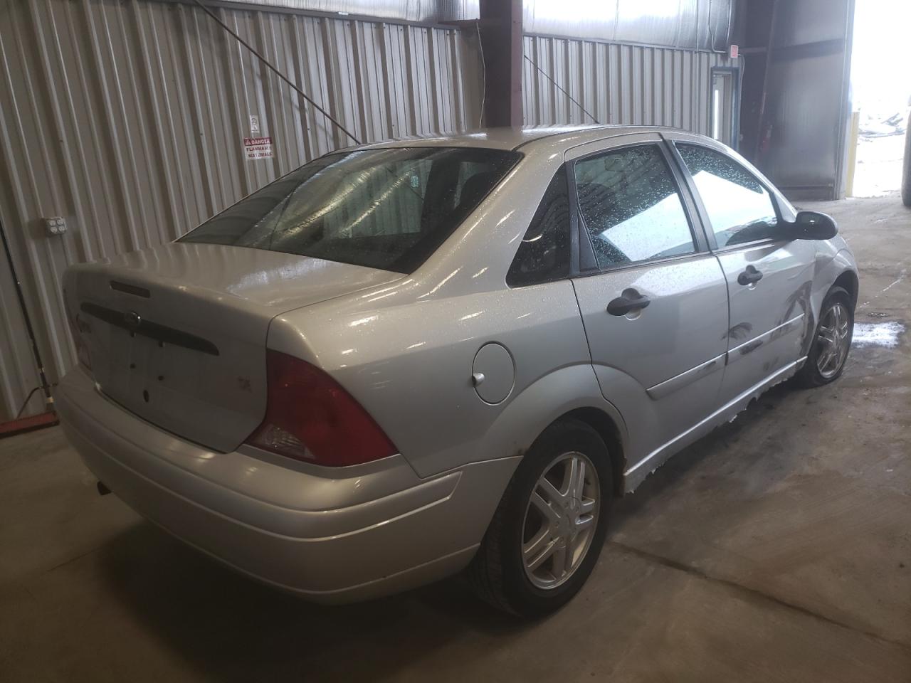 Photo 4 from auction – 2002 FORD FOCUS SE with VIN 1FAFP34342W111023