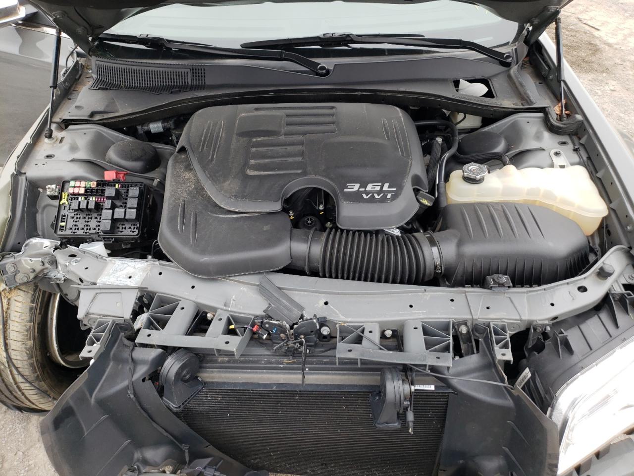 Photo 7 from auction – 2019 CHRYSLER 300 LIMITE with VIN 2C3CCAEG8KH704403