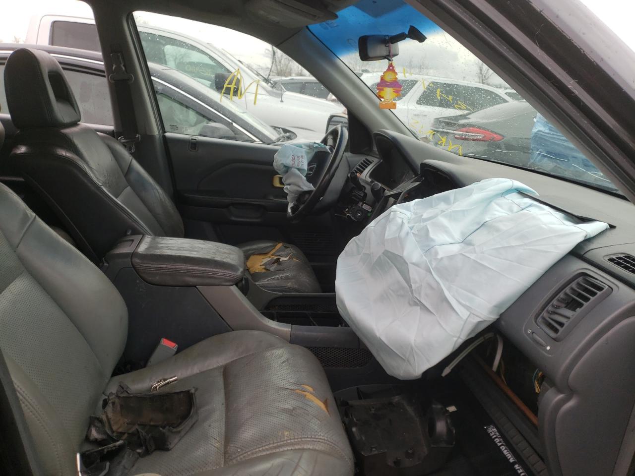 Photo 5 from auction – 2003 HONDA PILOT EXL with VIN 2HKYF18593H582985