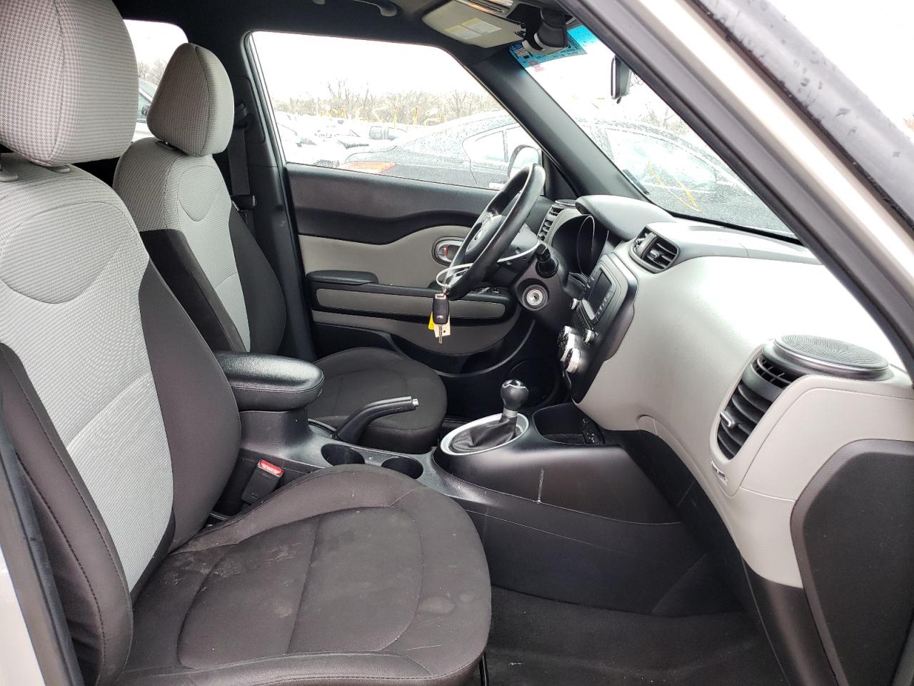 Photo 5 from auction – 2017 KIA SOUL with VIN KNDJN2A27H7464066
