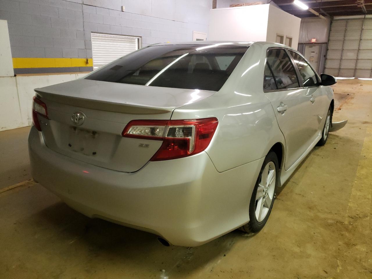 Photo 4 from auction – 2014 TOYOTA CAMRY L with VIN 4T1BF1FK9EU758095