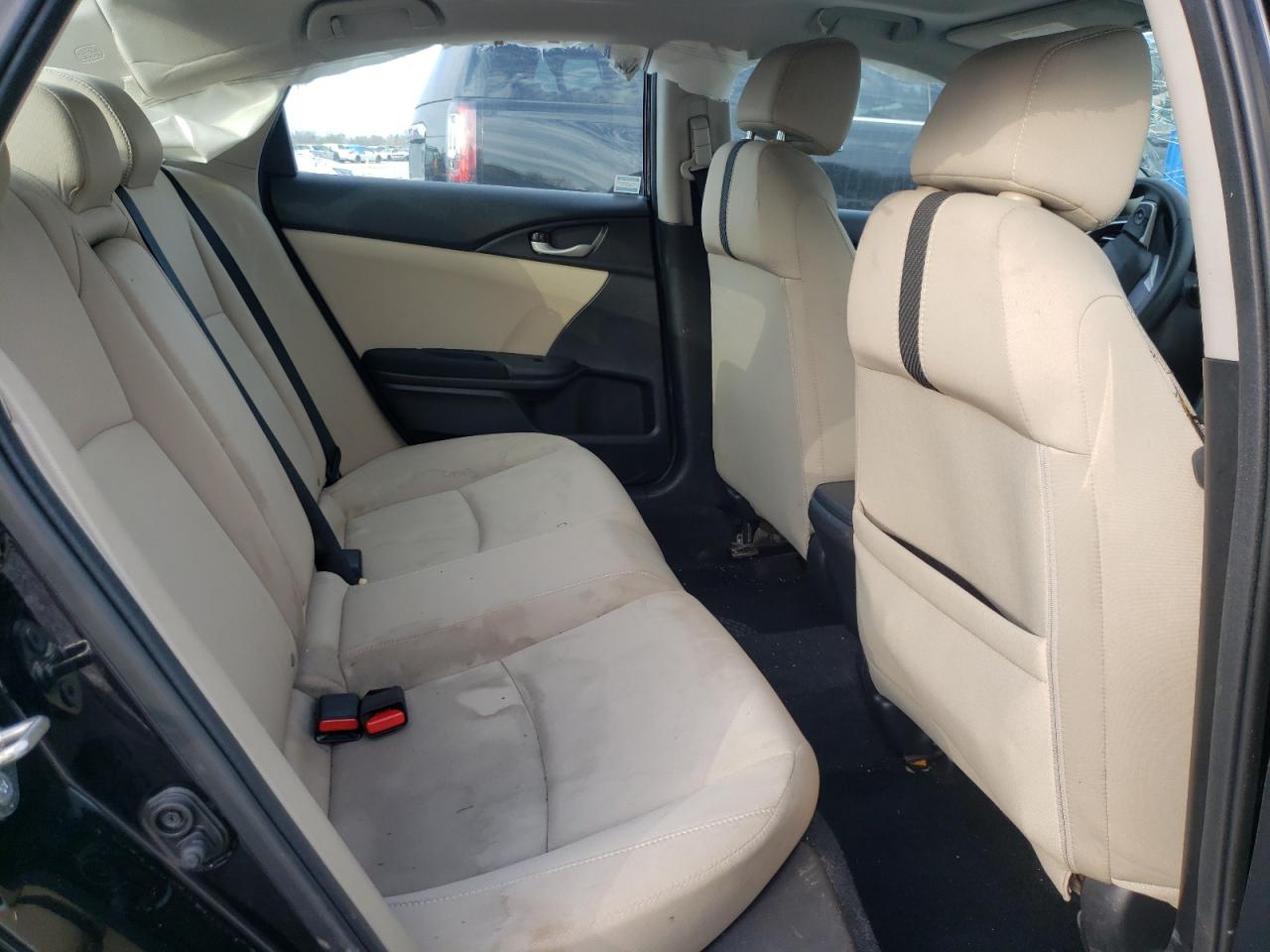 Foto 6 de la subasta – 2016 HONDA CIVIC EX con VIN 19XFC2F70GE036760