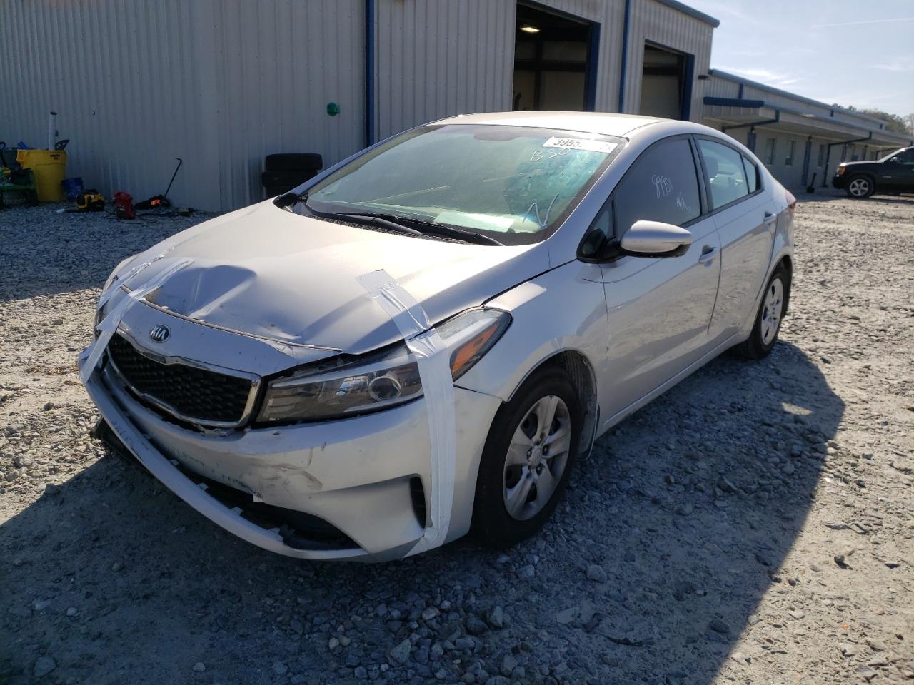 Photo 2 from auction – 2017 KIA FORTE LX with VIN 3KPFK4A7XHE063830