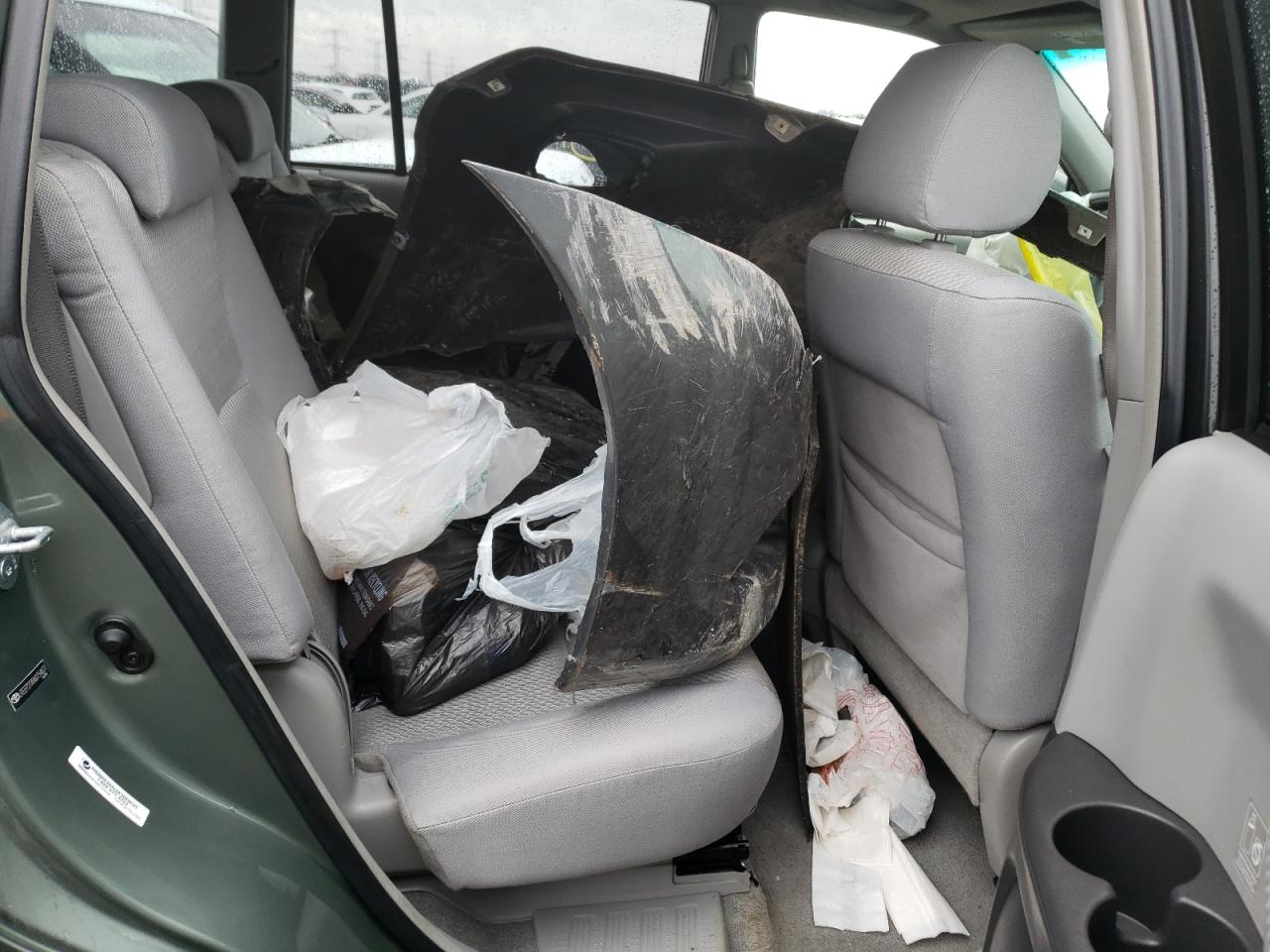 Photo 6 from auction – 2006 TOYOTA HIGHLANDER with VIN JTEEP21A960154621
