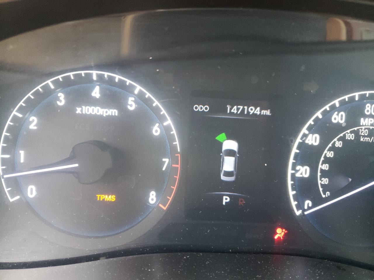 Photo 8 from auction – 2012 HYUNDAI GENESIS 4. with VIN KMHGC4DFXCU167826