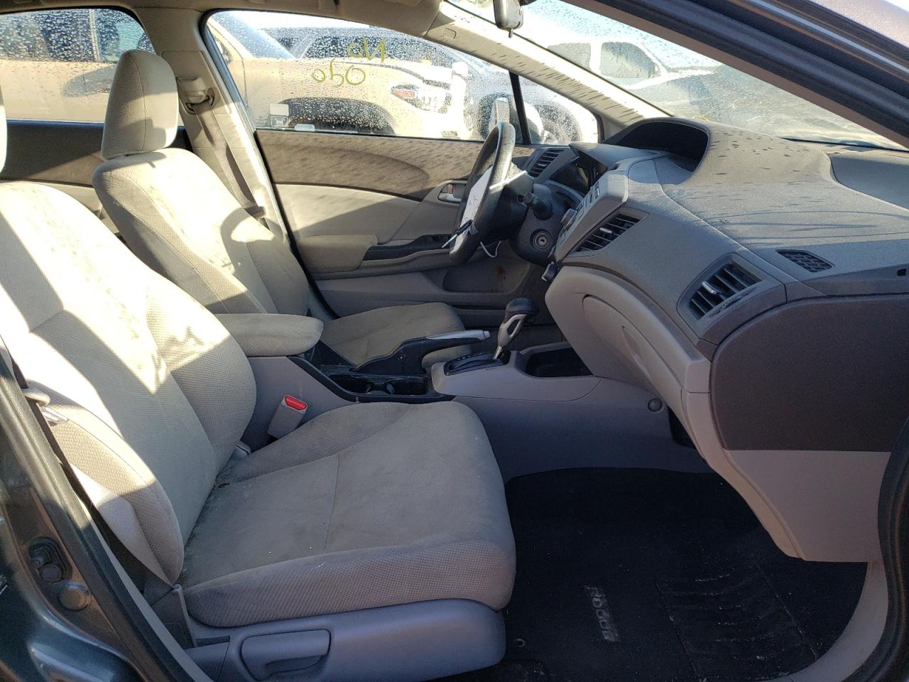 Photo 5 from auction – 2012 HONDA CIVIC LX with VIN 2HGFB2F51CH560713