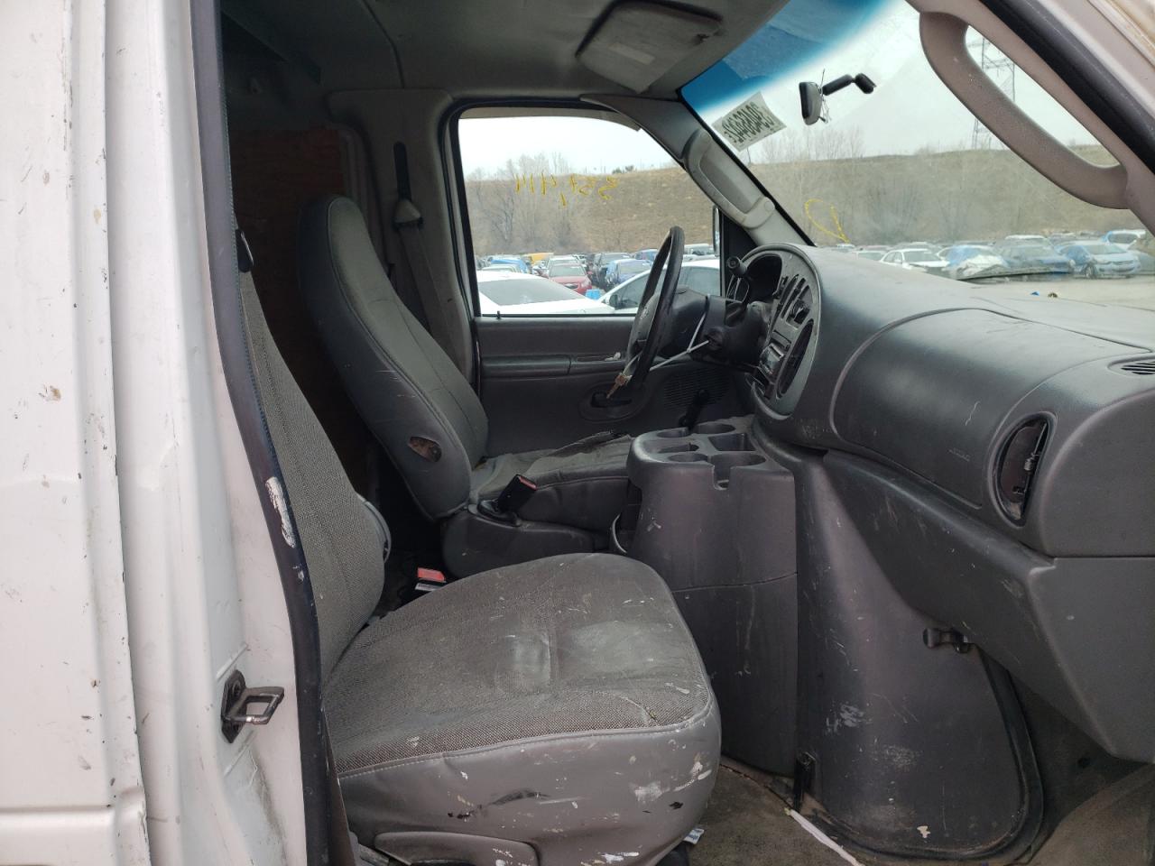 Photo 5 from auction – 2003 FORD ECONOLINE with VIN 1FTNE24L63HB75138