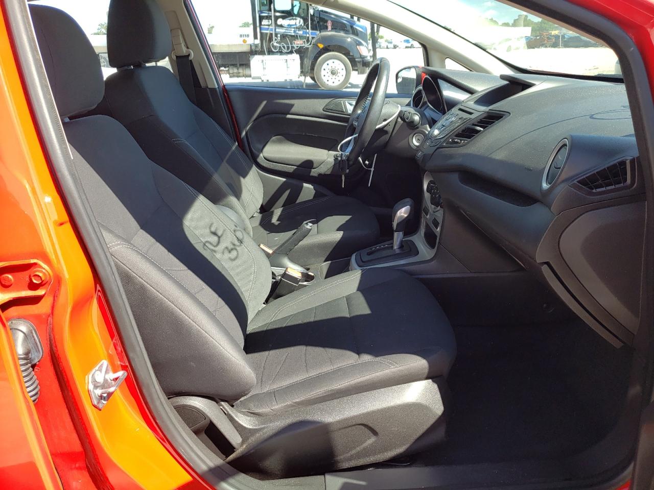 Photo 5 from auction – 2015 FORD FIESTA SE with VIN 3FADP4EJ9FM204992