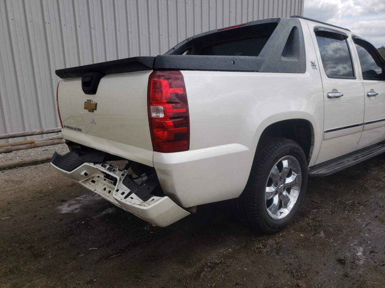 Photo 9 from auction – 2010 CHEVROLET AVALANCHE with VIN 3GNVKGE0XAG240209