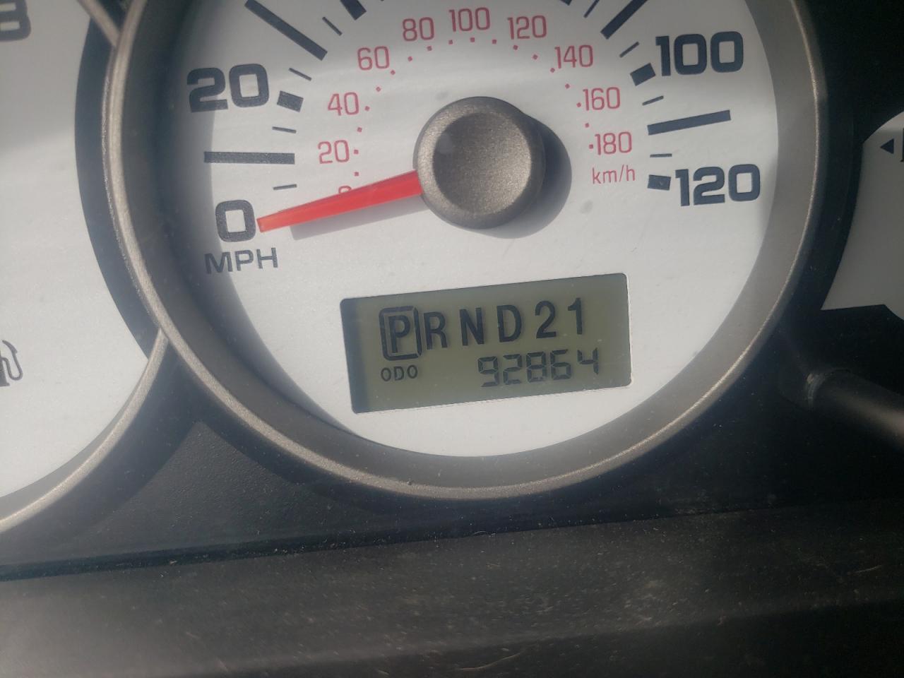 Photo 8 from auction – 2005 FORD ESCAPE XLT with VIN 1FMCU03115KE49233
