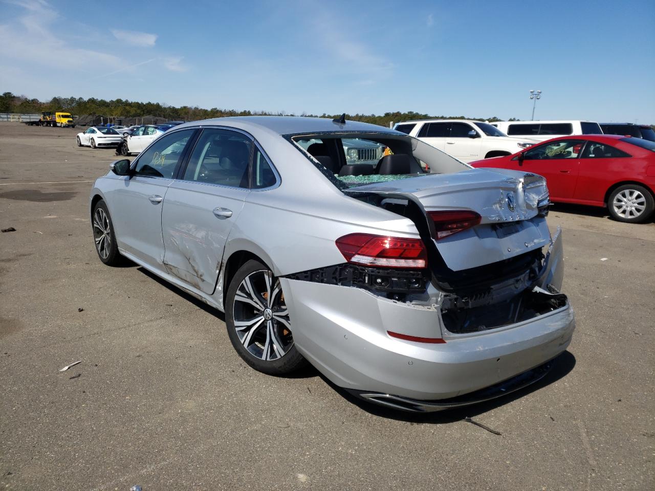 Photo 3 from auction – 2020 VOLKSWAGEN PASSAT with VIN 1VWCA7A31LC022553