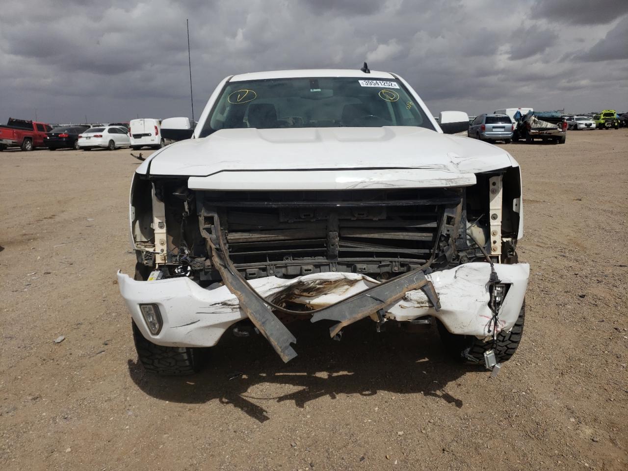 Photo 9 from auction – 2018 CHEVROLET SILVERADO with VIN 3GCUKREC3JG164701