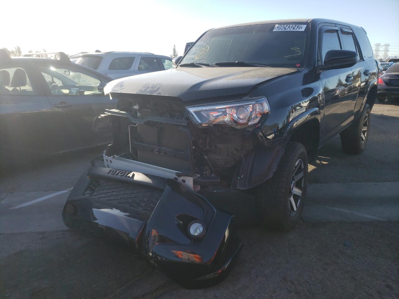 Photo 2 from auction – 2018 TOYOTA 4RUNNER SR with VIN JTEBU5JR8J5590746