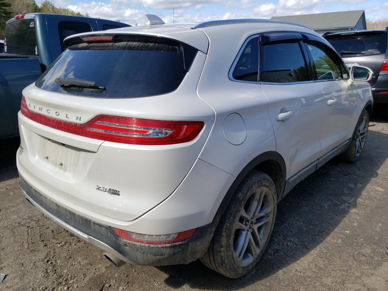 Photo 4 from auction – 2015 LINCOLN MKC with VIN 5LMTJ2AH2FUJ33217