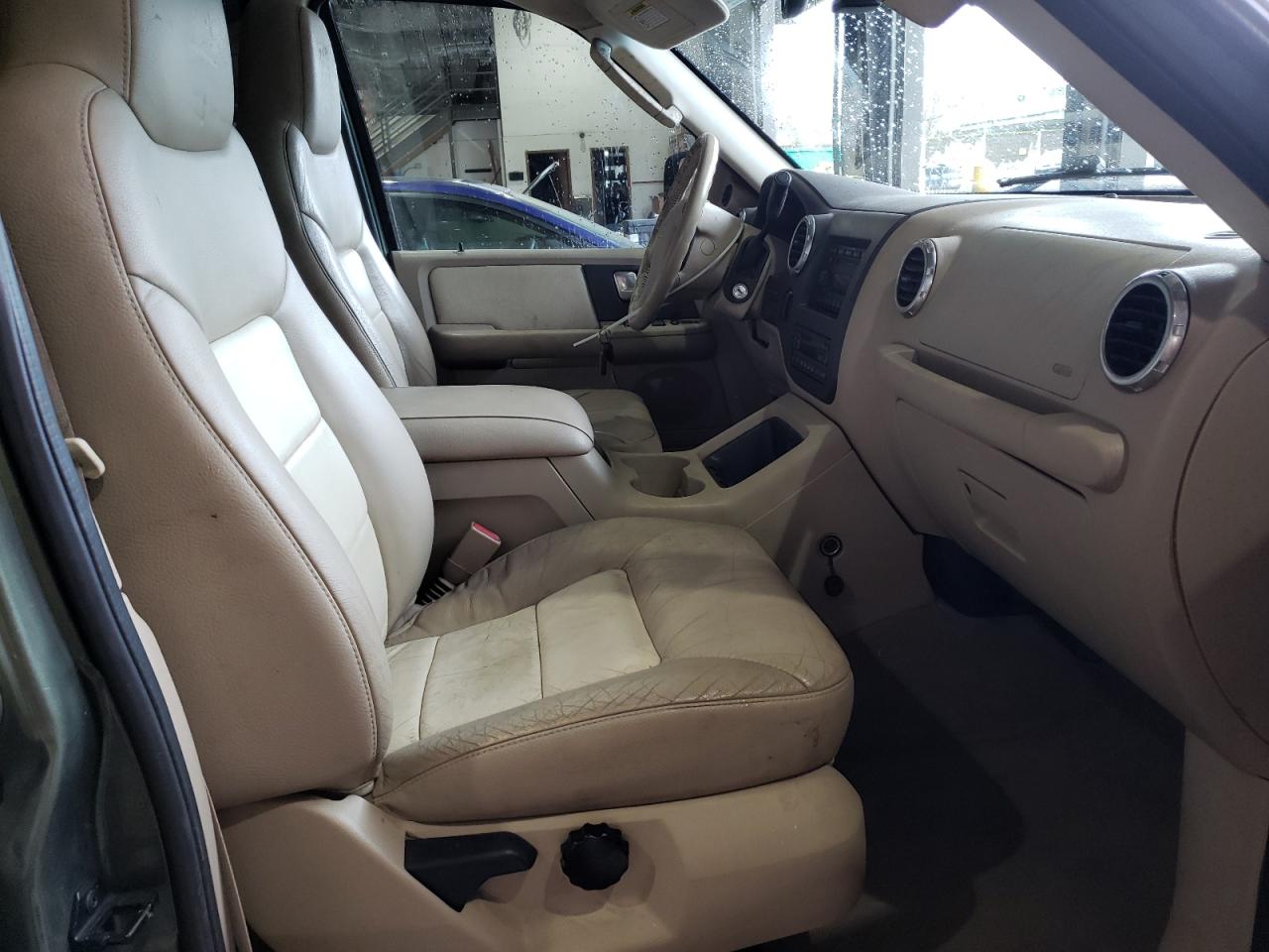 Photo 5 from auction – 2003 FORD EXPEDITION with VIN 1FMFU18L73LB03028