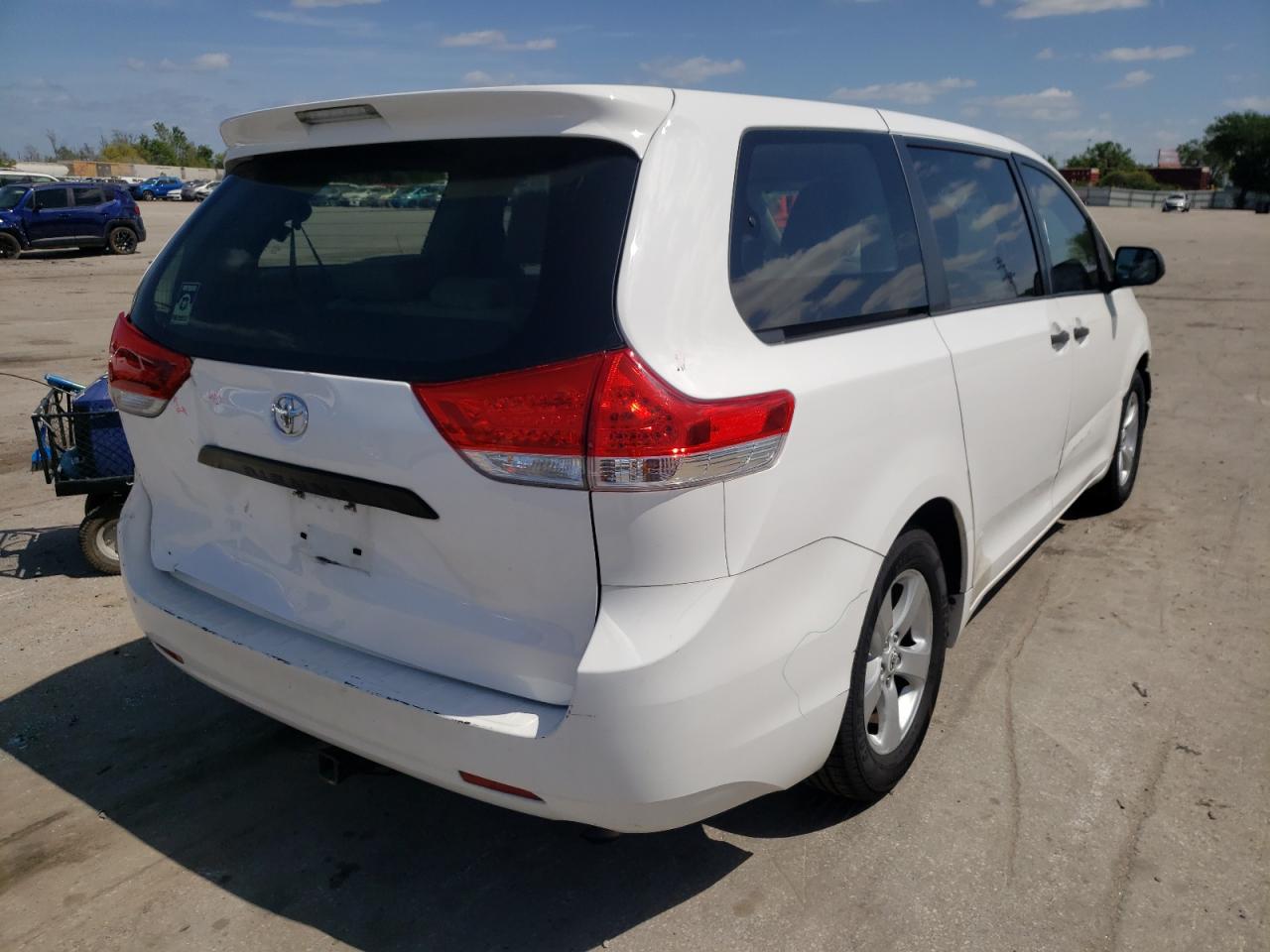 Photo 4 from auction – 2012 TOYOTA SIENNA BAS with VIN 5TDKA3DC1CS011926