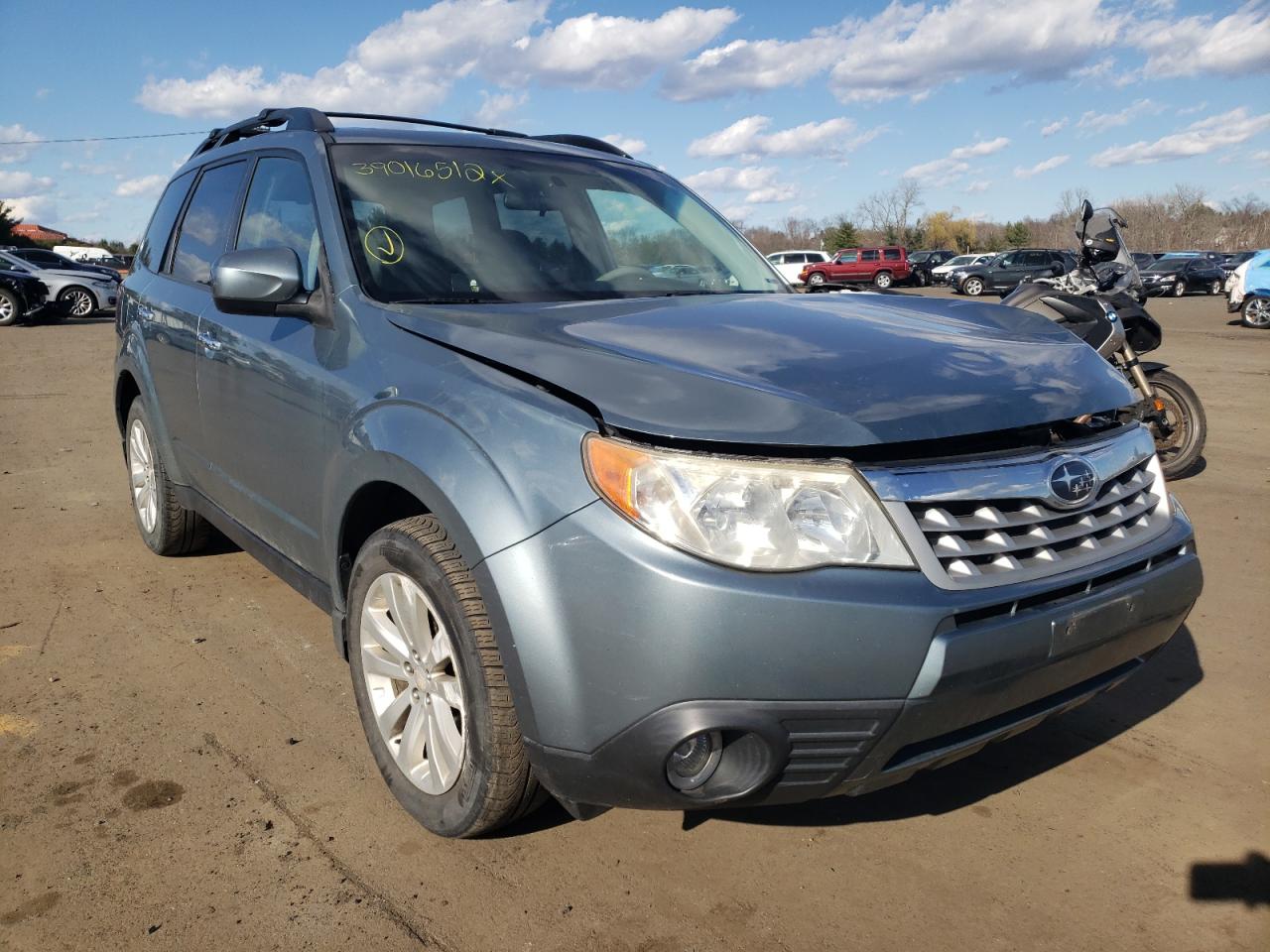 SUBARU FORESTER L 2011 with VIN JF2SHAECXBH756337 - Photo from auction