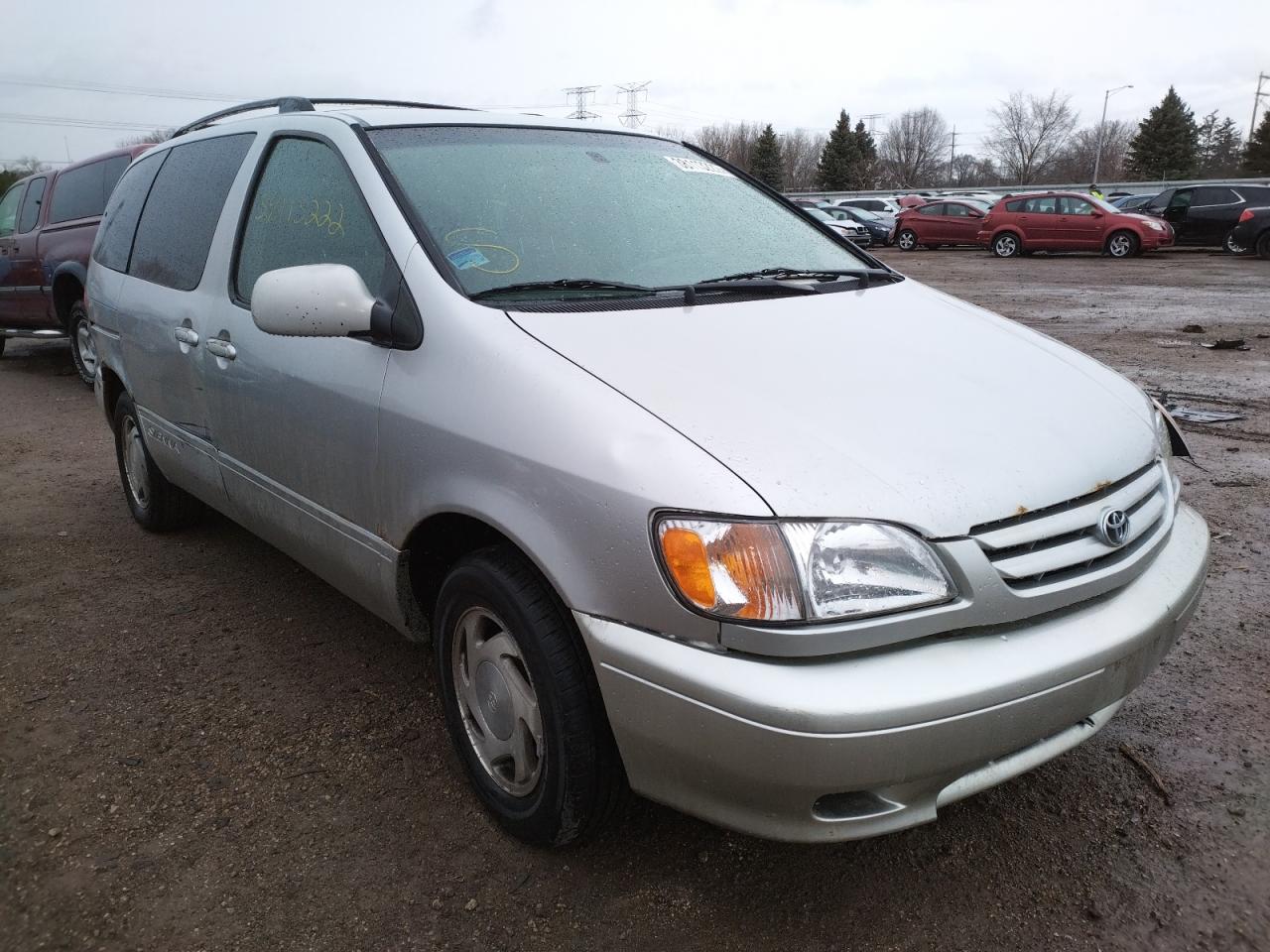 TOYOTA SIENNA LE 2002 with VIN 4T3ZF13C22U505344 - Photo from auction