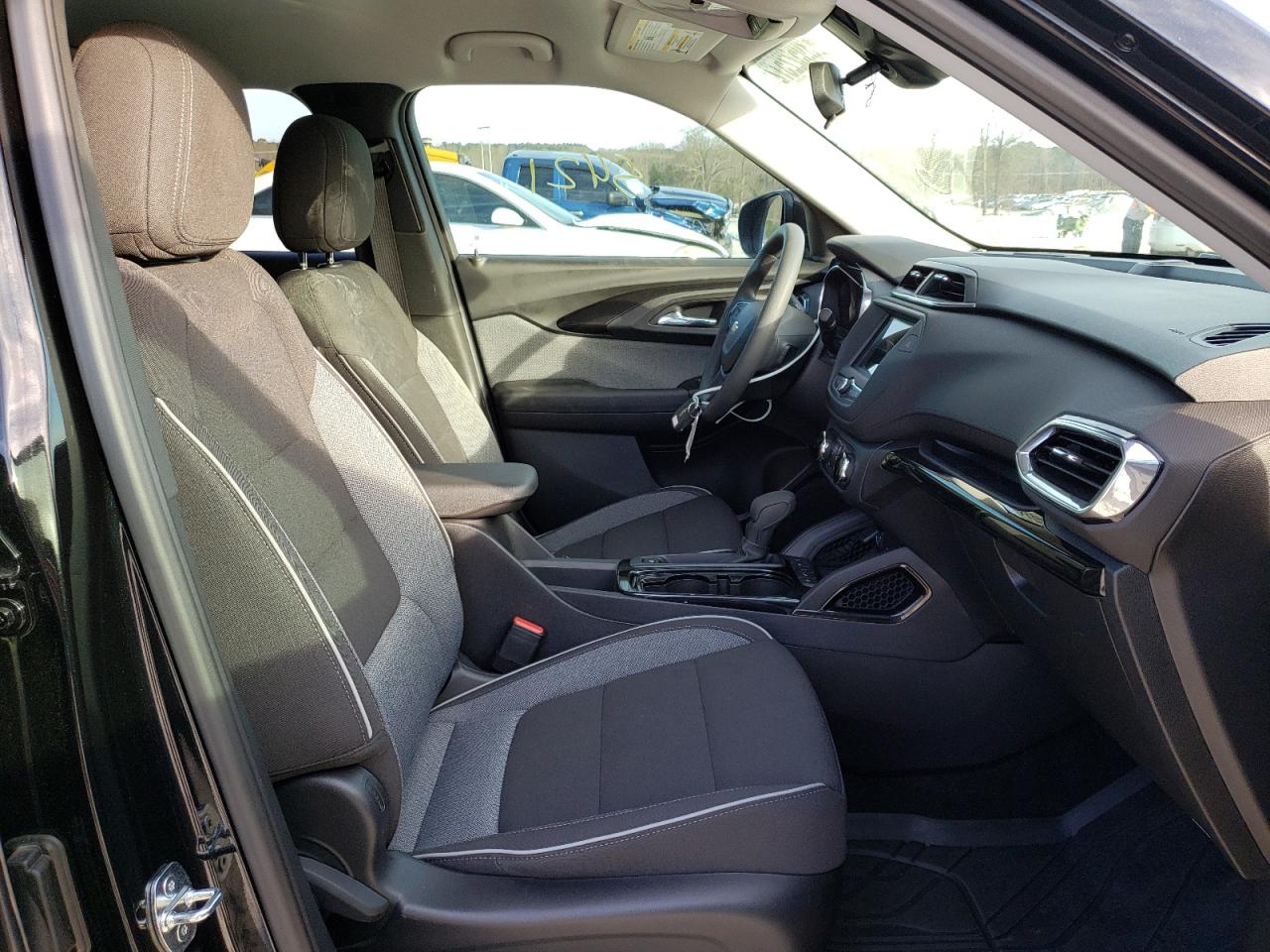 Photo 5 from auction – 2022 CHEVROLET TRAILBLAZE with VIN KL79MPSL2NB027379