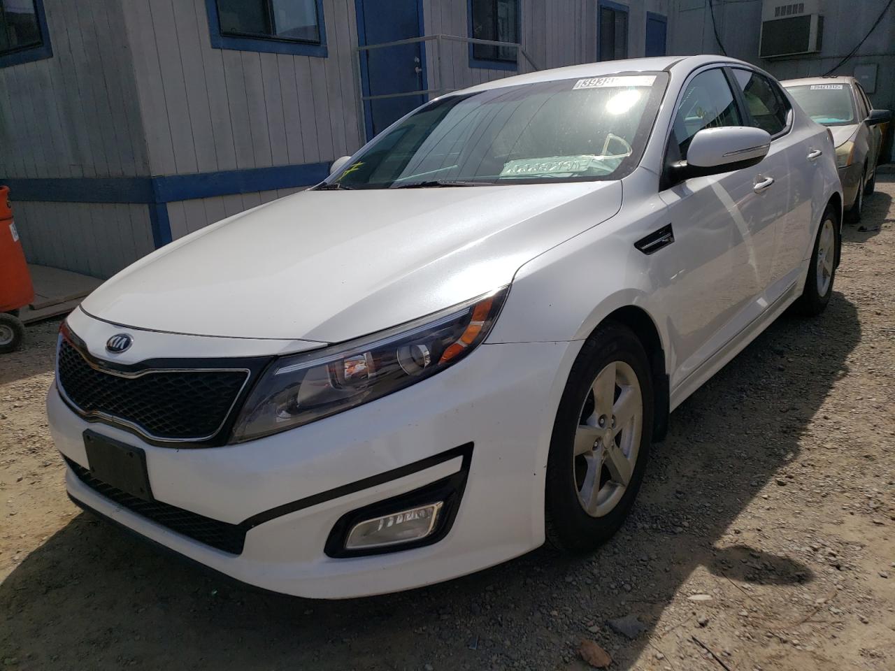 Photo 2 from auction – 2015 KIA OPTIMA LX with VIN KNAGM4A74F5650755