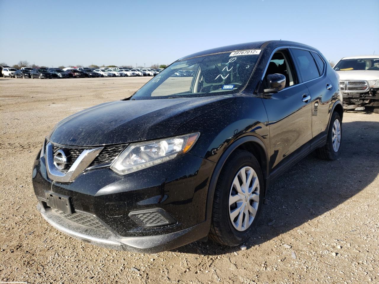 Photo 2 from auction – 2015 NISSAN ROGUE S with VIN KNMAT2MT0FP511106