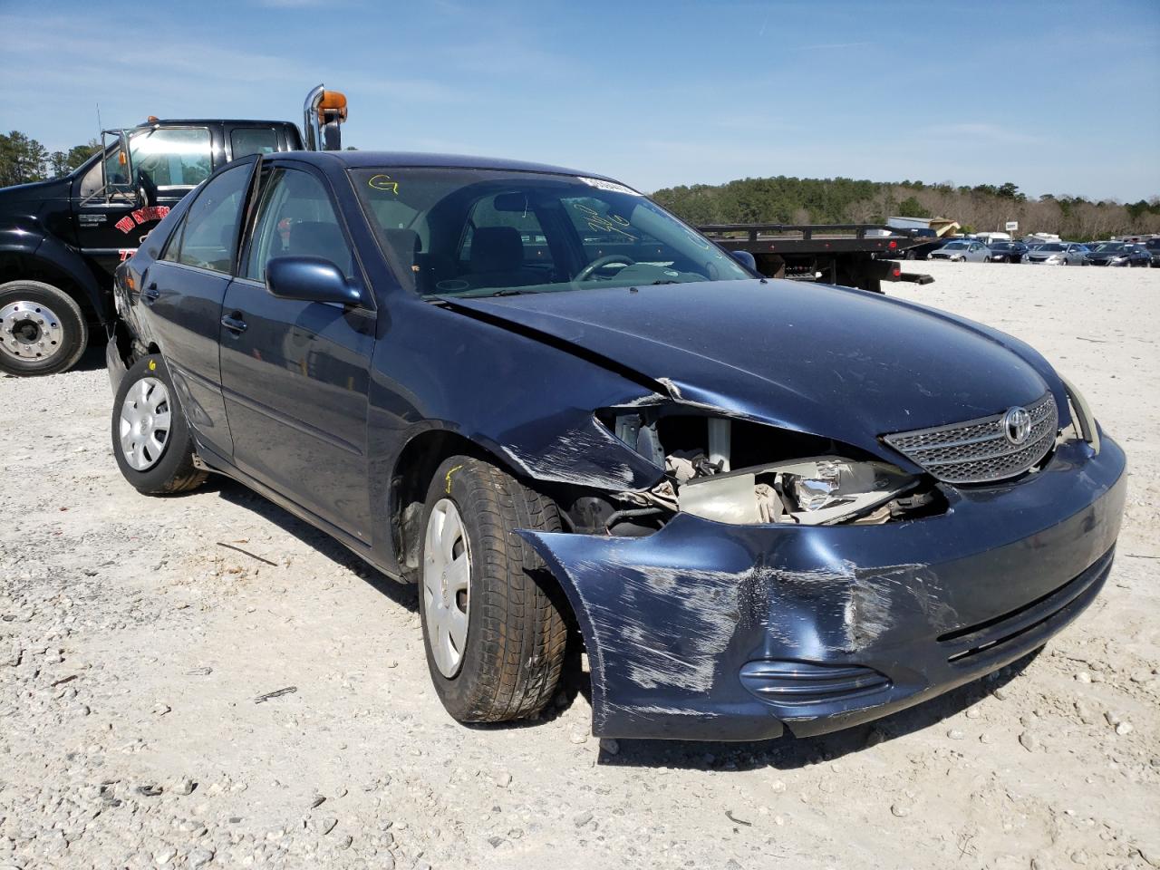 TOYOTA CAMRY LE 2002 with VIN 4T1BE32K92U590913 - Photo from auction