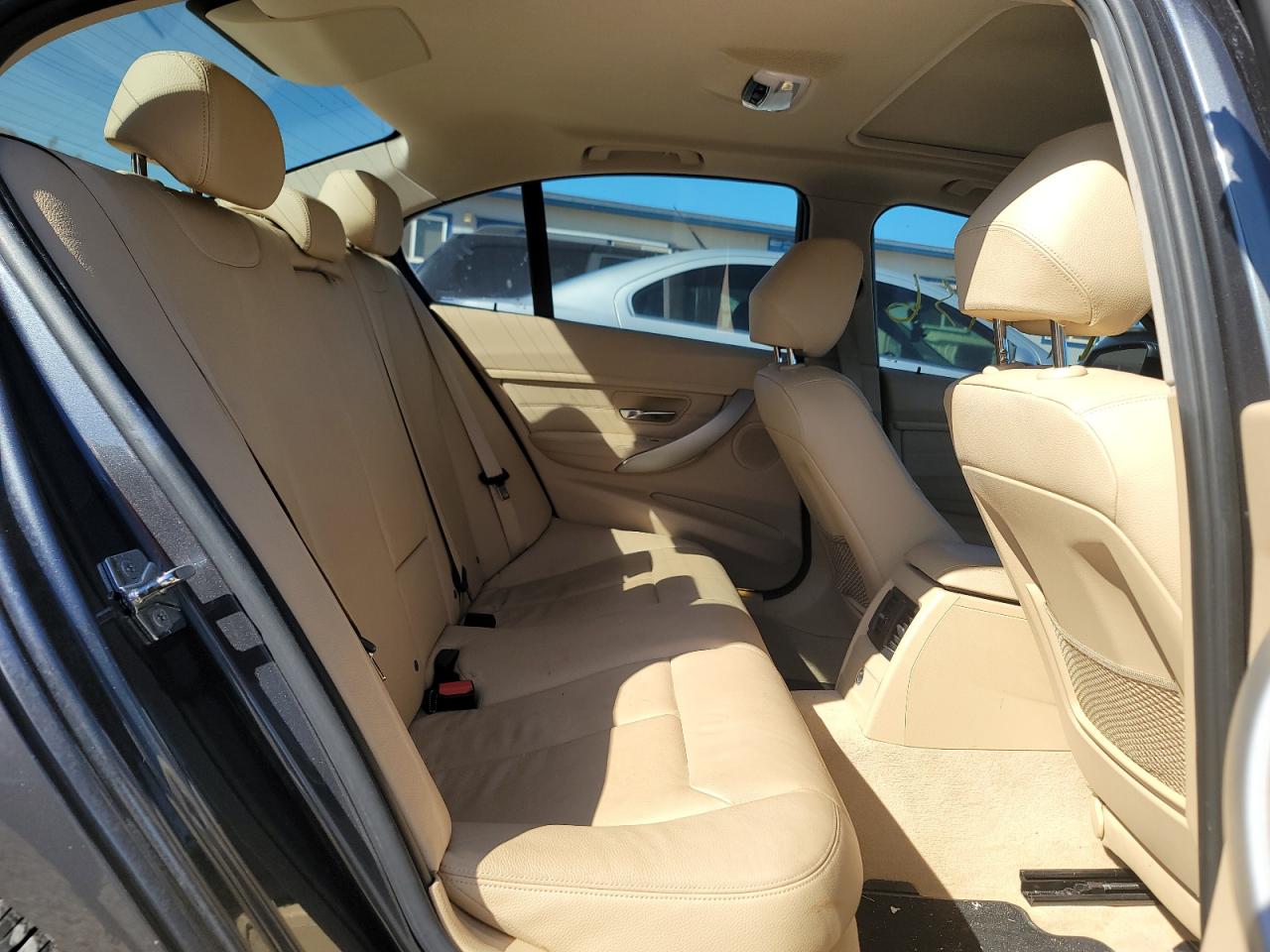 Photo 6 from auction – 2012 BMW 328 I with VIN WBA3A5C59CF347971