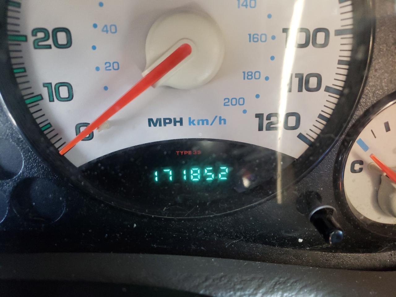 Photo 8 from auction – 2002 JEEP LIBERTY RE with VIN 1J4GL38K72W366898