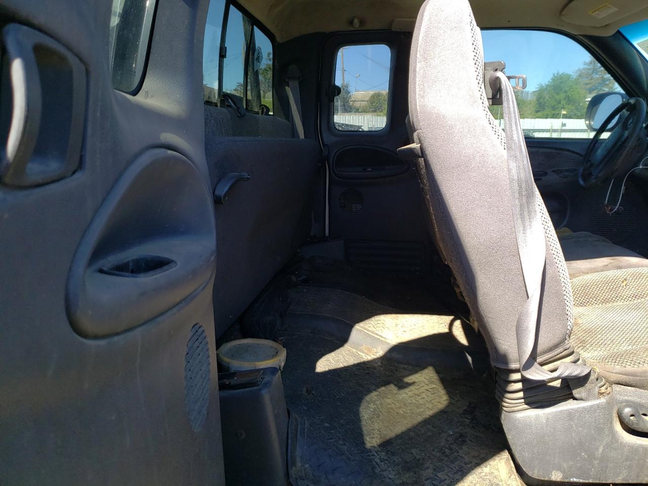 Photo 6 from auction – 2001 DODGE RAM 1500 with VIN 3B7HC13YX1M552556