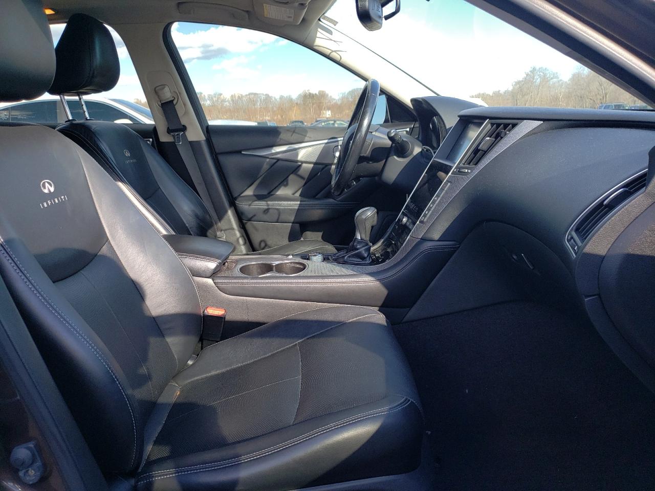 Photo 5 from auction – 2014 INFINITI Q50 BASE with VIN JN1BV7ARXEM693310