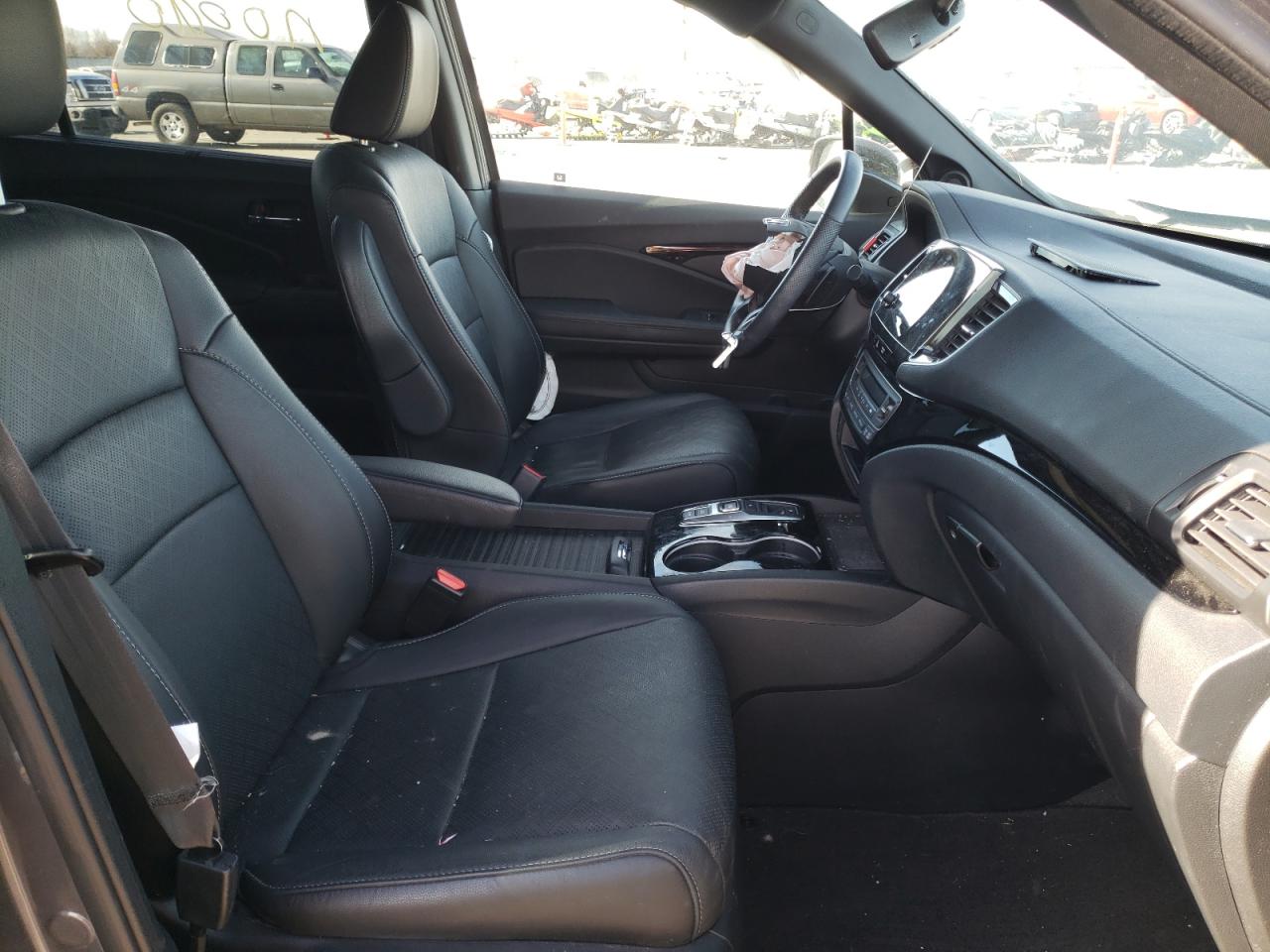 Photo 5 from auction – 2020 HONDA PASSPORT E with VIN 5FNYF8H02LB014184