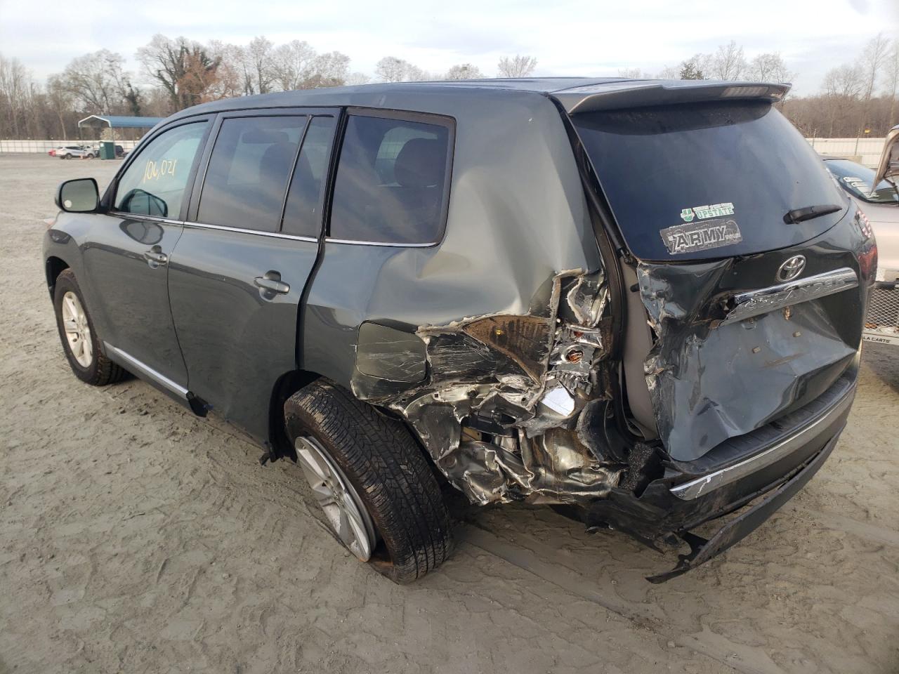 Photo 3 from auction – 2013 TOYOTA HIGHLANDER with VIN 5TDZA3EH3DS035350