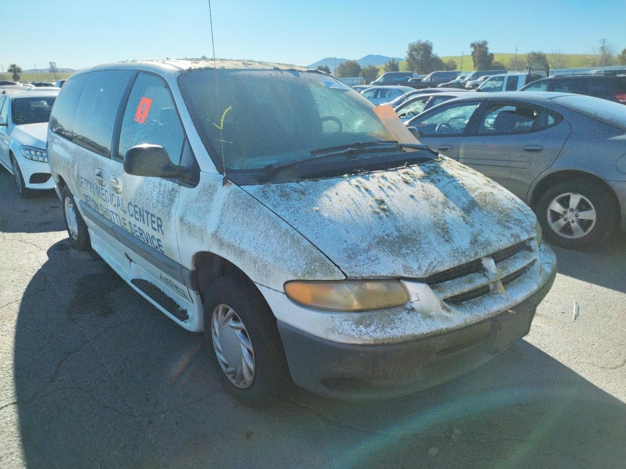 Photo 1 from auction – 1999 DODGE GRAND CARA with VIN 2B4GP44R6XR215504