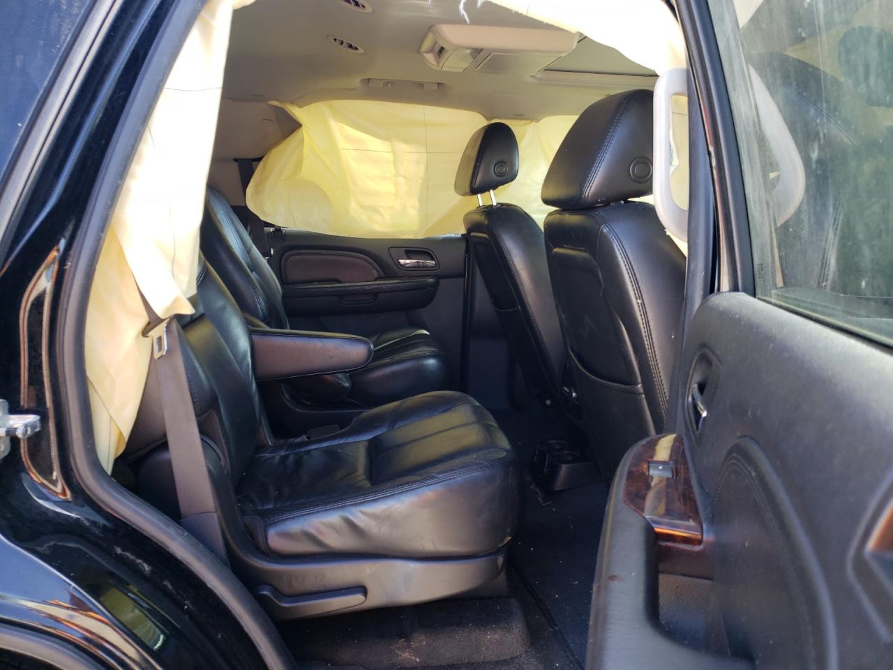 Photo 6 from auction – 2007 GMC YUKON DENA with VIN 1GKFK63827J381383