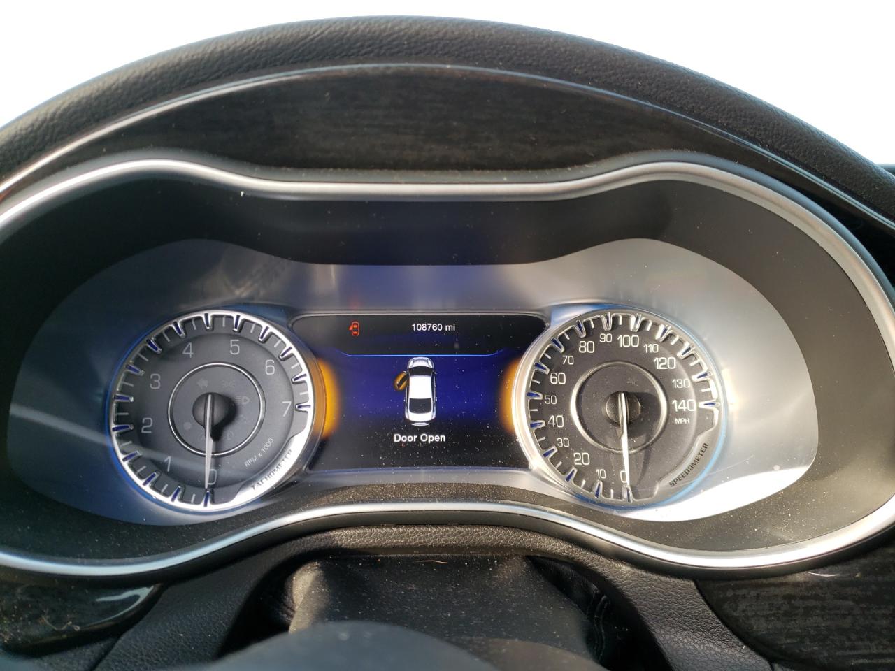 Photo 8 from auction – 2015 CHRYSLER 200 C with VIN 1C3CCCCG3FN519820