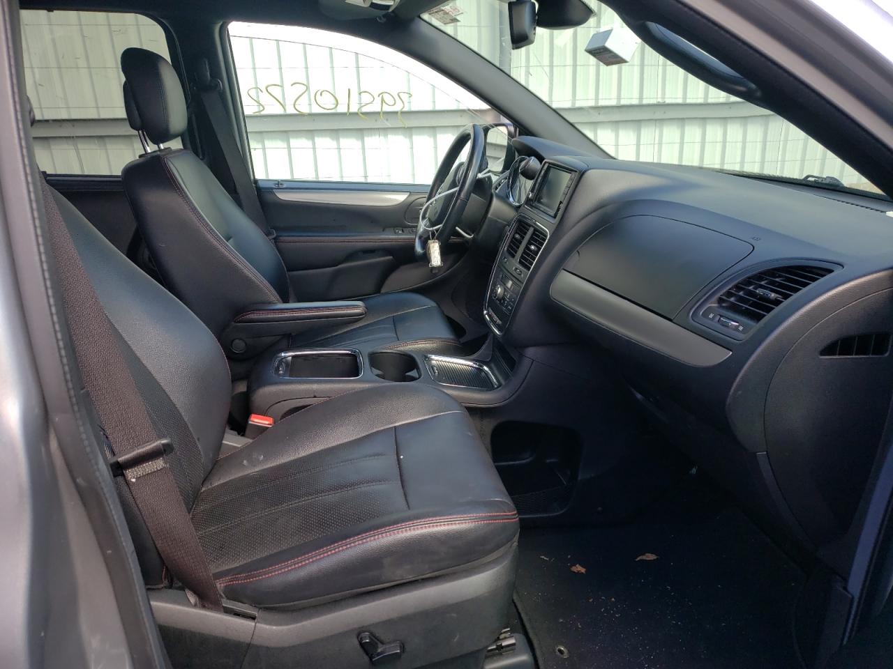 Photo 5 from auction – 2019 DODGE GRAND CARA with VIN 2C4RDGEG7KR670308